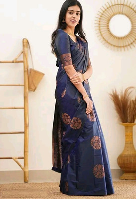 KanjiQueen Woven, Self Design Kanjivaram Silk Blend, Pure Silk Saree(Dark Blue, Brown)
