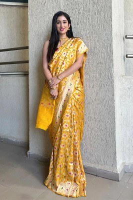 SetuMaalik Woven, Embellished, Self Design, Striped Banarasi Cotton Silk, Jacquard Saree(Yellow)
