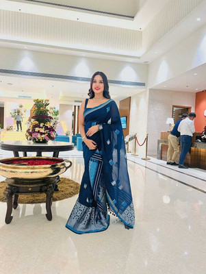 Divine Fabrics Woven Mekhela Chador Cotton Blend Saree(Blue)