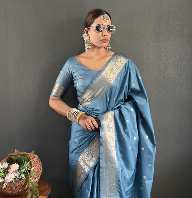 Aquiliq Woven, Self Design Banarasi Silk Blend Saree(Green)
