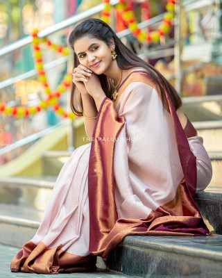K SALIYA ENTERPRISE Printed Kanjivaram Jacquard Saree(White)