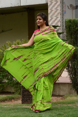 Elbwear Dyed Ikkat Pure Cotton Saree(Green)