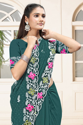 ViTRAG Fashion Embroidered Daily Wear Georgette Saree(Green)