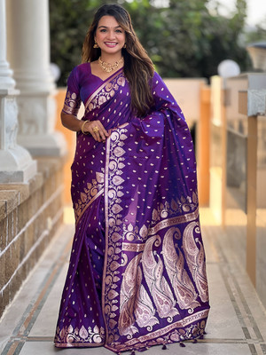Nayanthara Trends Woven Banarasi Silk Blend Saree(Magenta)