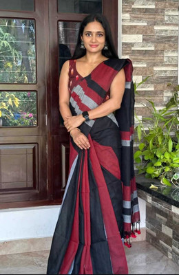 Maku Self Design Handloom Pure Cotton Saree(Black)