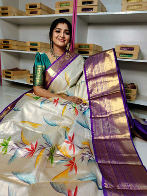 PRASHANTHVI CREATIONS Floral Print, Woven Banarasi Tissue Saree(Cream)