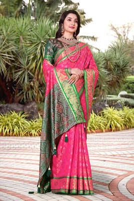 LAVYANSH CREATION Self Design, Printed Patola Silk Blend, Jacquard Saree(Pink)
