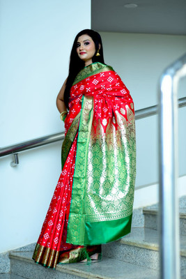 HouseOfCommon Embroidered Banarasi Satin Saree(Red)