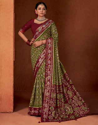 Samah Blocked Printed, Embellished Patola Silk Blend Saree(Green, Multicolor)
