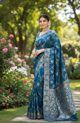 Gagan Textile Woven, Floral Print Kanjivaram Silk Blend Saree(Light Blue)