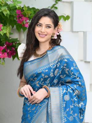 signagraph Woven Banarasi Pure Silk, Satin Saree(Light Blue, Gold)