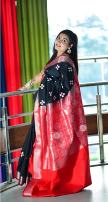 HouseOfCommon Woven Banarasi Jacquard Saree(Black, Red)