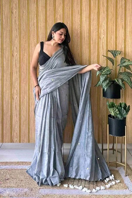 FASHIONSHAREE Self Design Handloom Cotton Blend Saree(Grey)