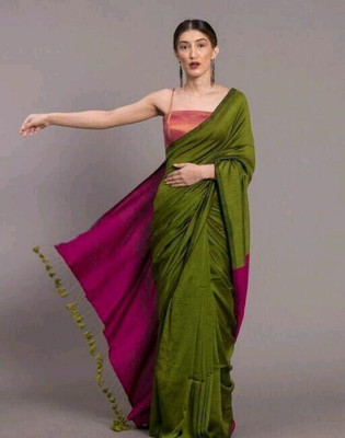 BongAp Self Design Handloom Cotton Blend Saree(Green)