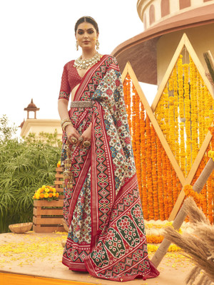 Elora Woven Patola Silk Blend Saree(Red)