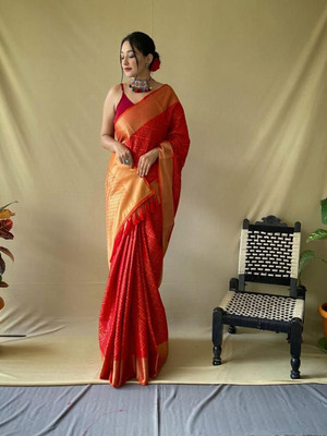 Divastri Woven Handloom Nylon Saree(Red)