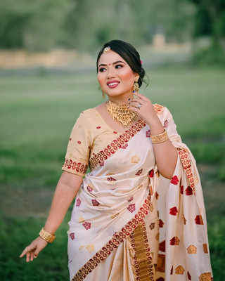 Divine Fabrics Woven Mekhela Chador Silk Blend Saree(White)