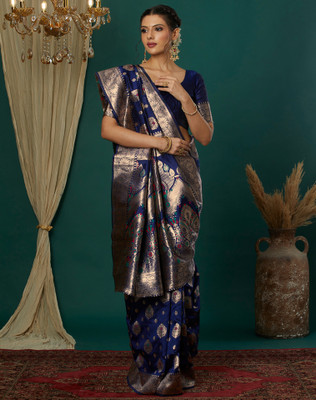 Divastri Woven, Embellished Kanjivaram Silk Blend, Jacquard Saree(Blue)