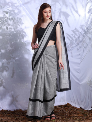 Divastri Printed Daily Wear Silk Blend Saree(White)