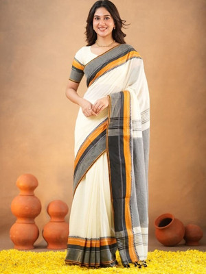 DURGA SAREE MALL Self Design Handloom Pure Cotton Saree(White)