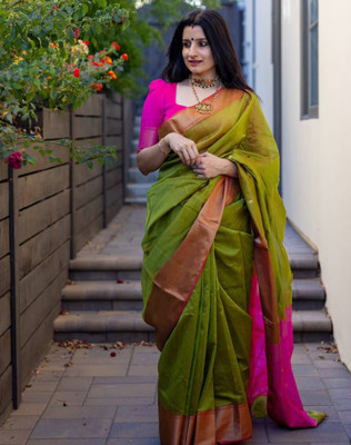 SIRIL Embellished, Woven, Self Design Banarasi Silk Blend, Jacquard Saree(Green, Magenta)