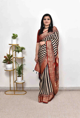 Bhuwal Fashion Printed, Woven Bollywood Art Silk Saree(Black, White)