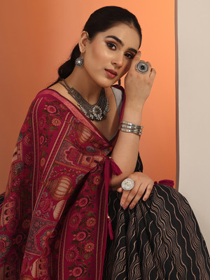 LIBAS Printed Daily Wear Cotton Blend Saree(Black)