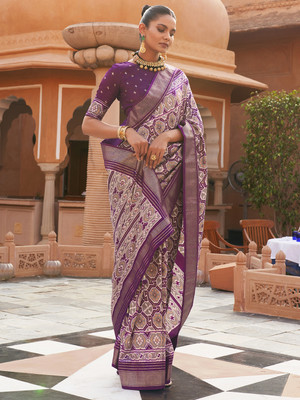 Sareemall Woven Pochampally Silk Blend Saree(Magenta)