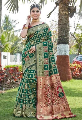 Zinsy Creation Self Design Kanjivaram Silk Blend, Cotton Silk Saree(Green)