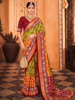 Sareemall Woven Bandhani Silk Blend Saree(Green)
