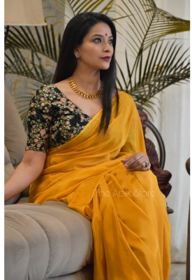 Riddhi textile Hub Solid/Plain Bollywood Chiffon Saree(Yellow)