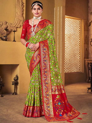 Sareemall Self Design Patola Silk Blend Saree(Green)