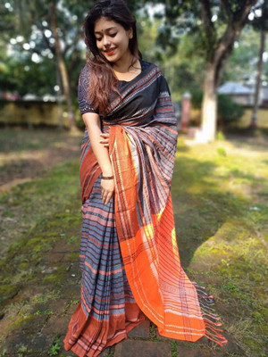 AMIT STORE Striped Handloom Cotton Blend Saree(Grey)