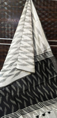 Sandeep Silk Woven Ikkat Cotton Blend Saree(Multicolor)