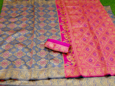Labheshwari Embellished Daily Wear Georgette Saree(Multicolor)