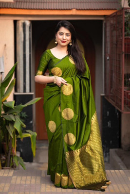 Priva Fashion Woven Banarasi Silk Blend Saree(Light Green)