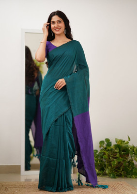 DHRITI Solid/Plain Handloom Pure Cotton Saree(Dark Green)
