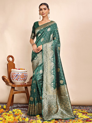 Vichitra Woven, Self Design Banarasi Silk Blend, Jacquard Saree(Dark Green)