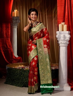 Krishneshwari Self Design Banarasi Pure Silk Saree(Green, Maroon)