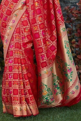 Dhruvil Impex Self Design Banarasi Silk Blend Saree(Red)