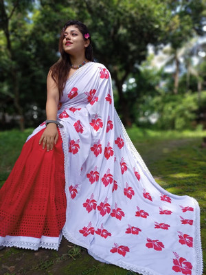 RIDDHIMAN FASHION Floral Print Handloom Cotton Blend Saree(White)