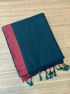 SMRITI HANDLLOM Solid/Plain Bollywood Handloom Pure Cotton Saree(Green, Red)