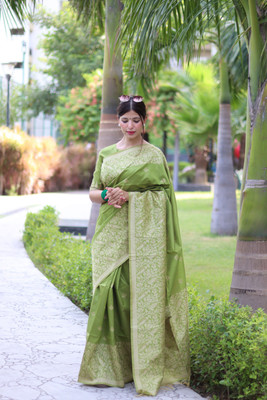 AWRIYA Woven Handloom Handloom Raw Silk Saree(Light Green)