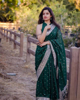 Bindi Embellished Banarasi Jacquard Saree(Green)