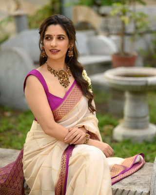 WOMENELEGENCE Printed Banarasi Pure Silk Saree(Cream)