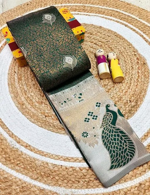 KanjiQueen Woven Kanjivaram Silk Blend, Pure Silk Saree(Dark Green, Light Green)
