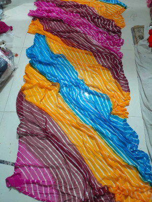NeeLKANTH ENTERPRISE Striped Bandhani Chiffon Saree(Multicolor)