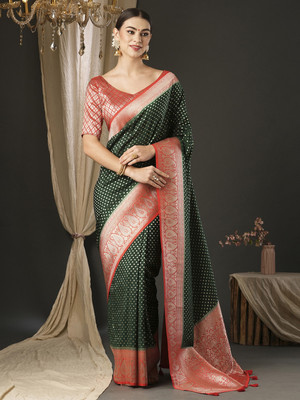 Divastri Woven Banarasi Silk Blend Saree(Green)