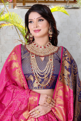 LAVYANSH CREATION Printed Patola Silk Blend Saree(Pink)
