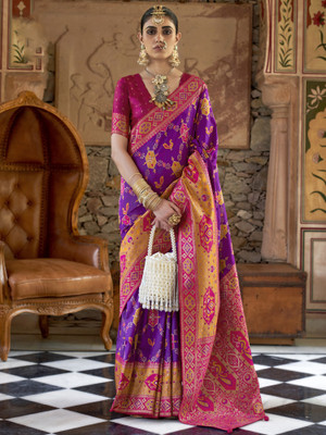 Tasrika Woven Banarasi Silk Blend Saree(Purple)